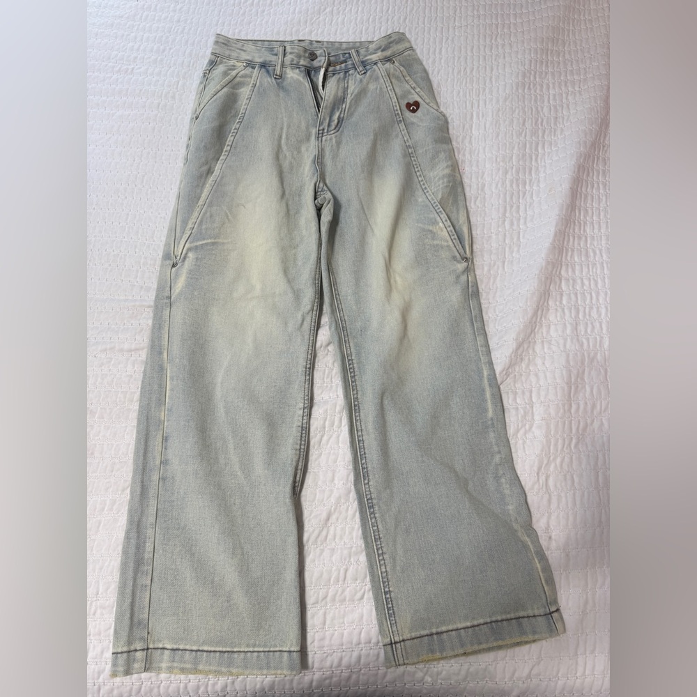 Aelfric Eden Women's Light Gray Relaxed Jeans